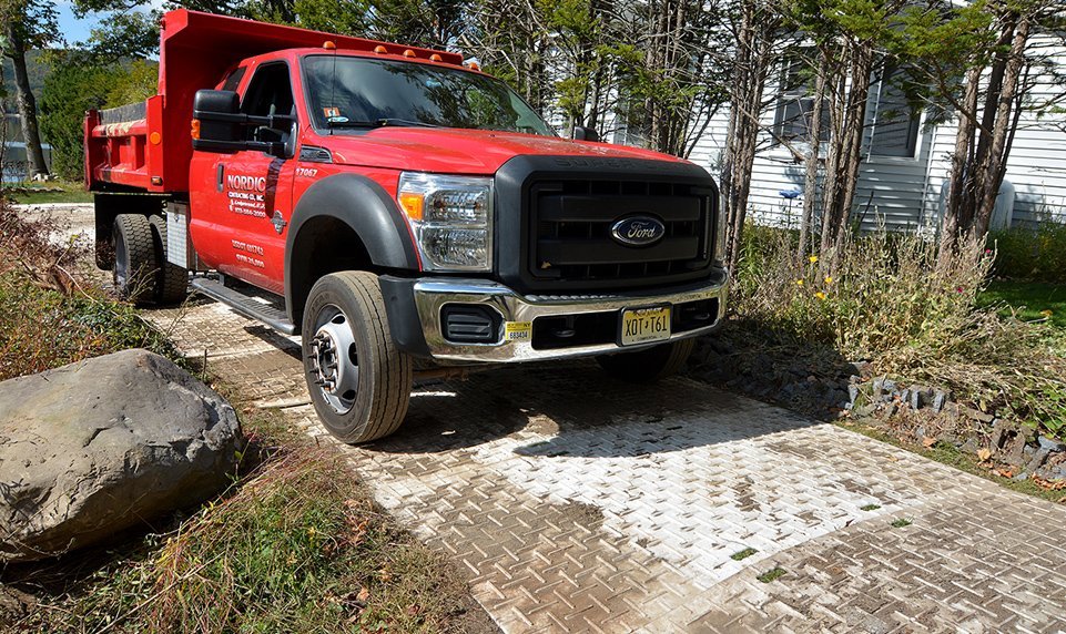 Matrax-4×8-mats-truck